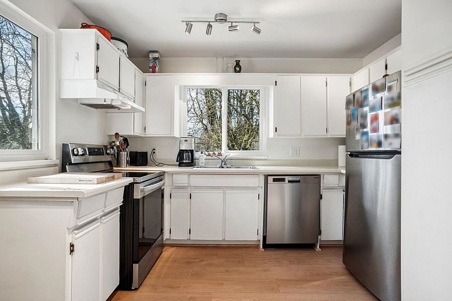 602 E 13th Avenue Vancouver, BC - 11