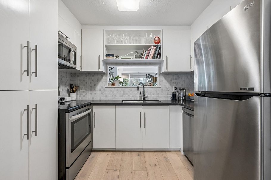 205 1330 Graveley Street Vancouver, BC - 18