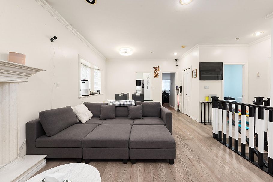 805 E 57th Avenue Vancouver, BC - 7