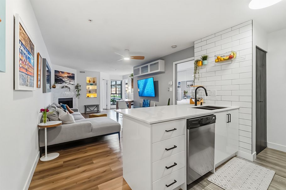 110 189 E 16th Avenue Vancouver, BC - 9