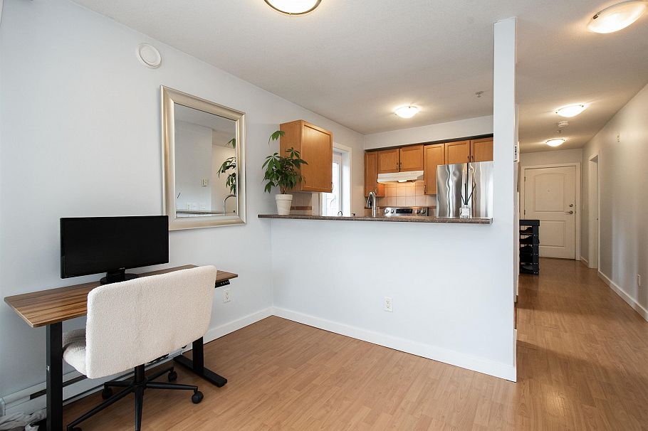 401 1629 Garden Avenue North Vancouver, BC - 6