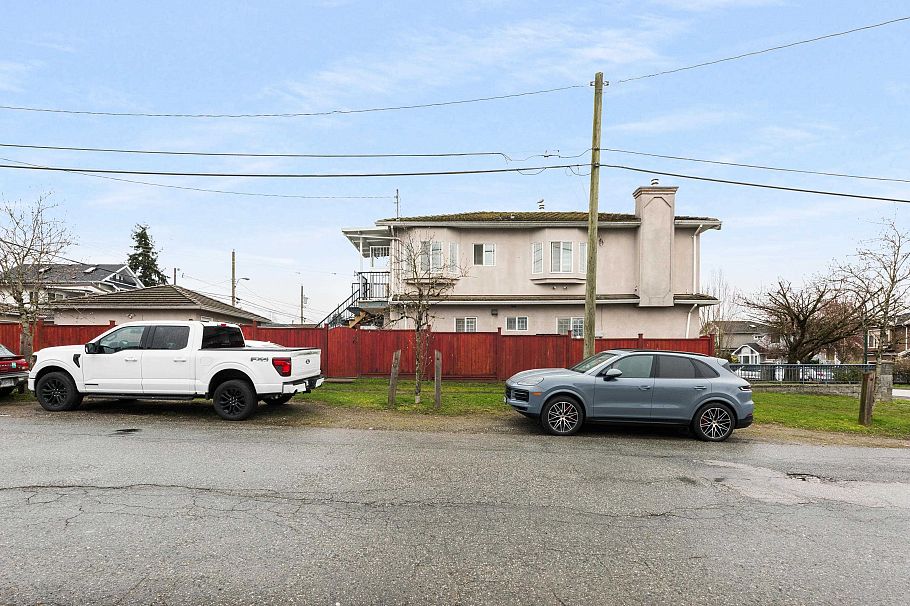 805 E 57th Avenue Vancouver, BC - 36