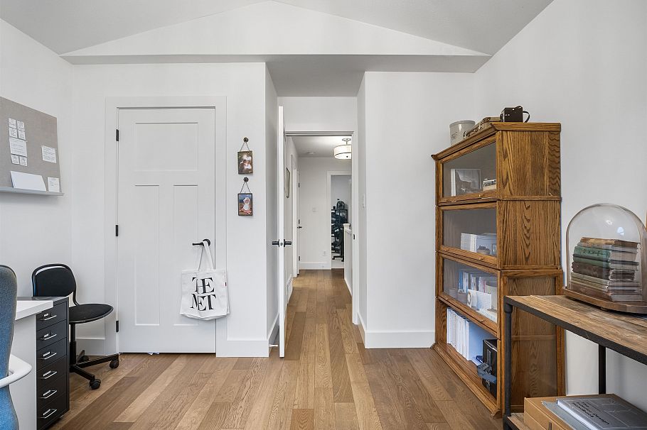 3558 Everglade Place North Vancouver, BC - 23