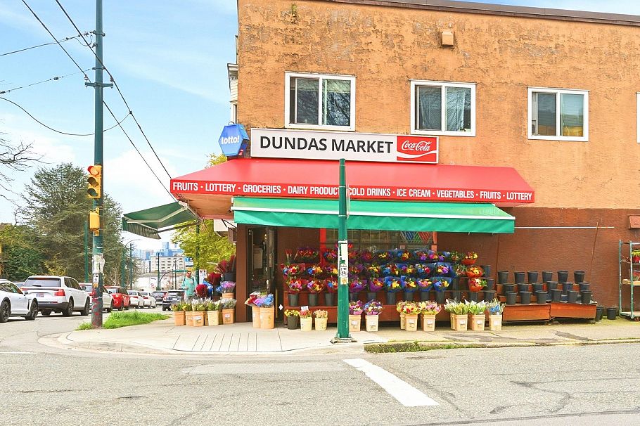 207 2215 Dundas Street Vancouver, BC - 32