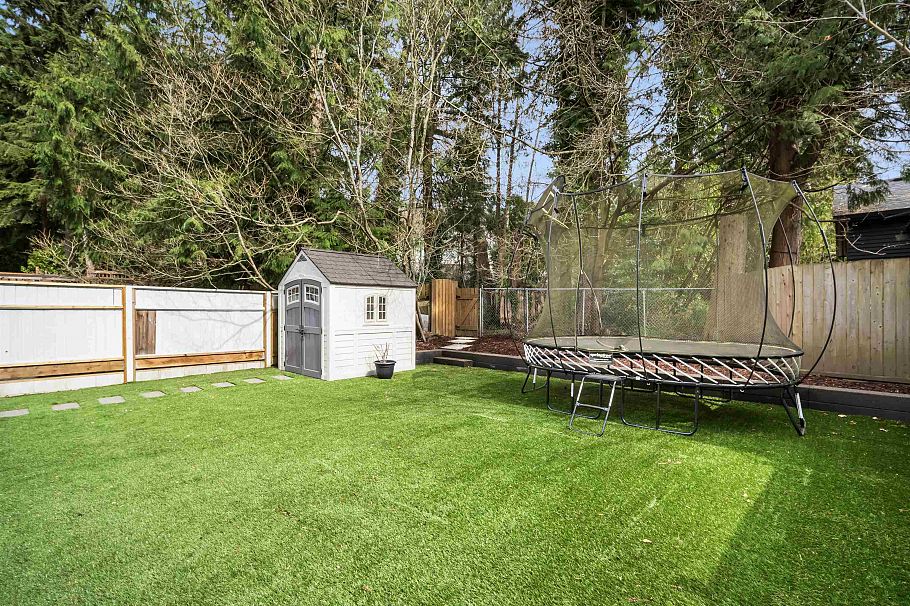 3558 Everglade Place North Vancouver, BC - 33