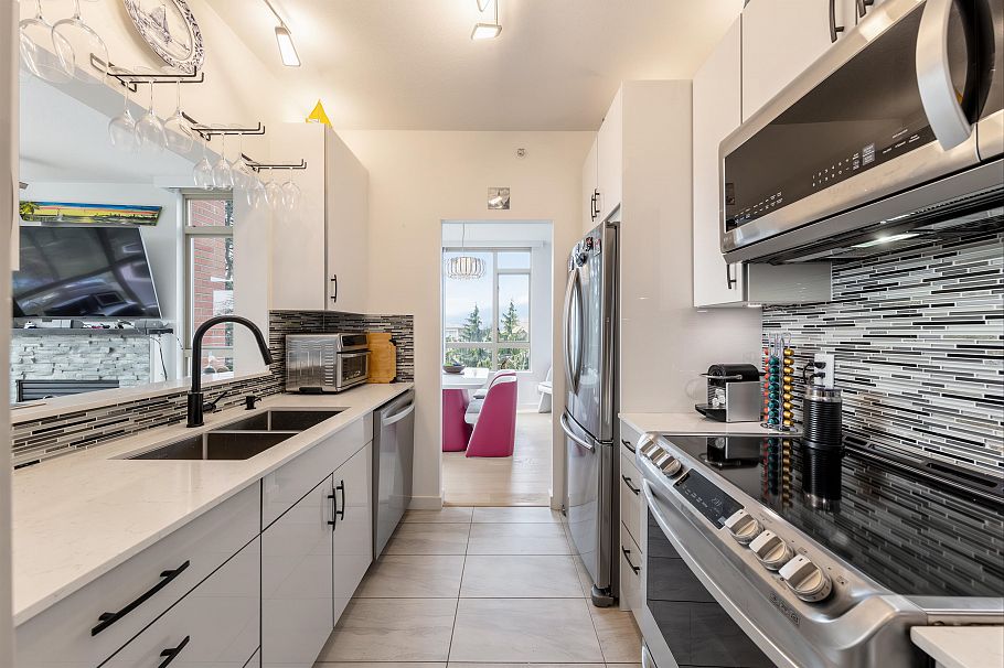 304 160 W Keith Road North Vancouver, BC - 18