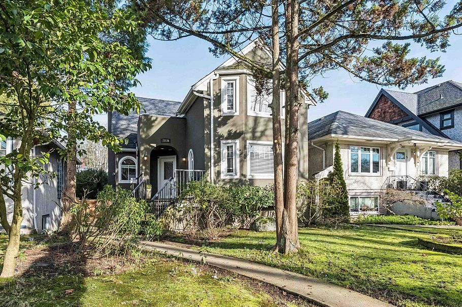 2819 W 13th Avenue Vancouver, BC - 1