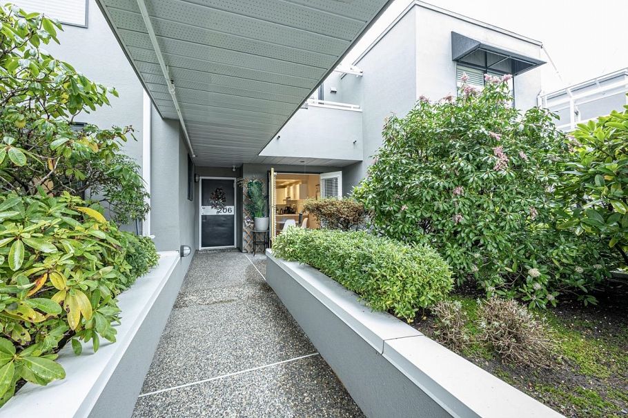 206 3151 Woodbine Drive North Vancouver, BC - 8
