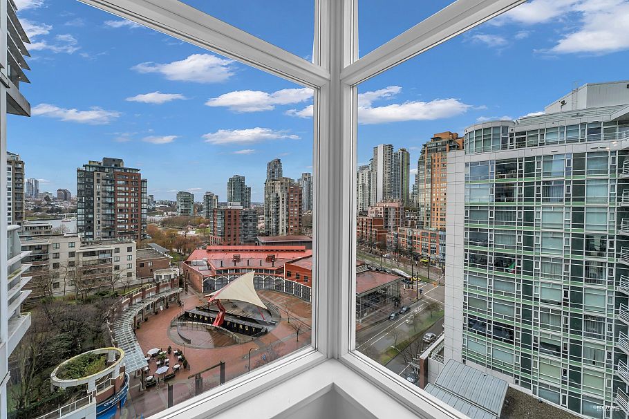 1506 1199 Marinaside Crescent Vancouver, BC - 25