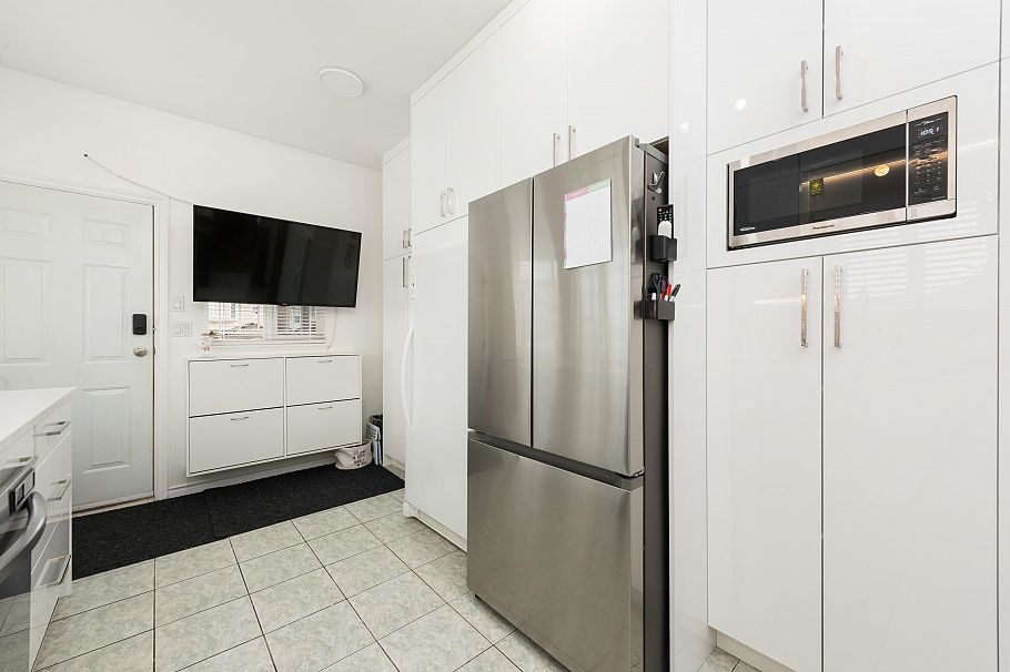 805 E 57th Avenue Vancouver, BC - 10