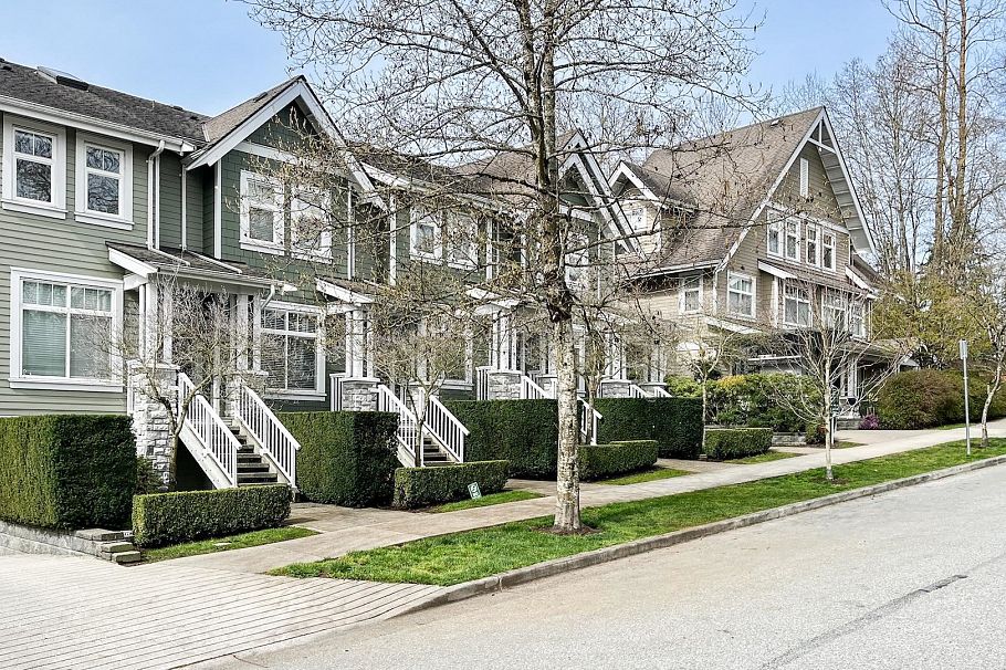 7425 Columbia Street Vancouver, BC - 1