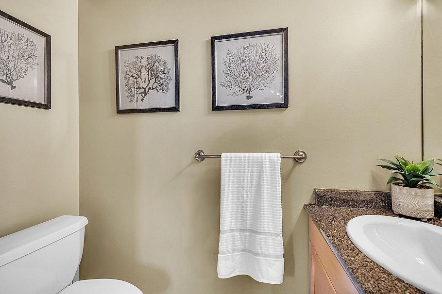 302 152 E 12th Street North Vancouver, BC - 5