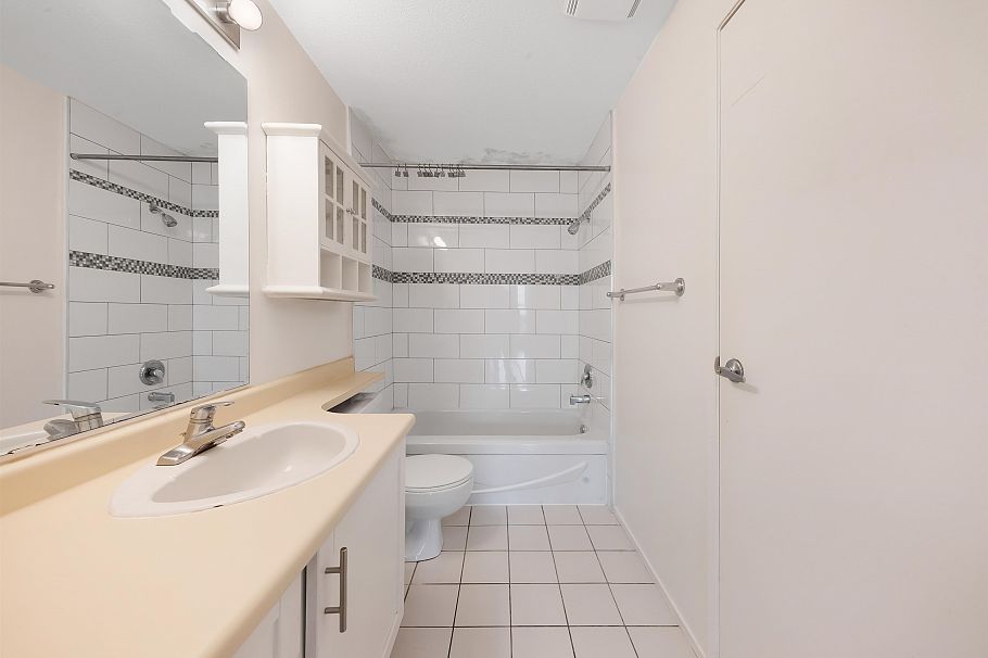 8 1355 W 4th Avenue Vancouver, BC - 12