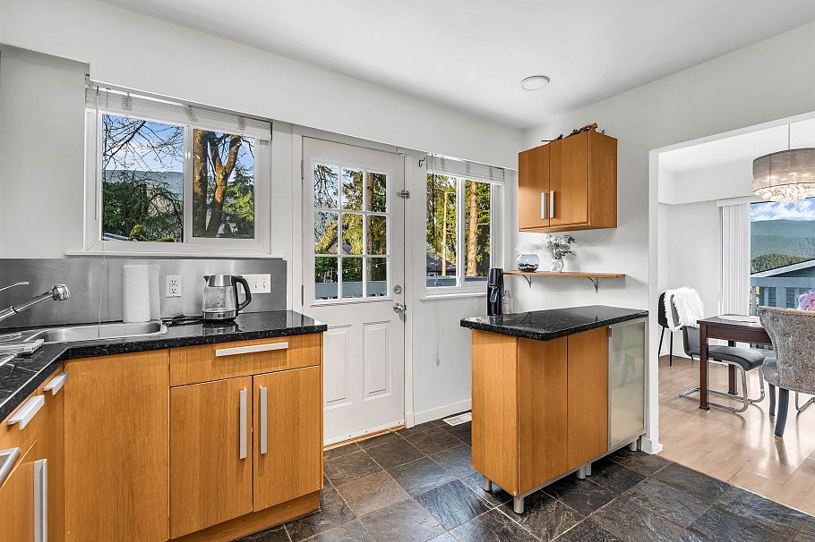 4158 Mt Seymour Parkway North Vancouver, BC - 11