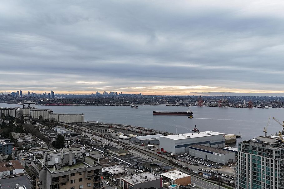 204 155 E 3rd Street North Vancouver, BC - 1