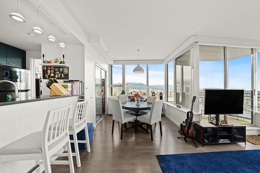 3302 33 Smithe Street Vancouver, BC - 2