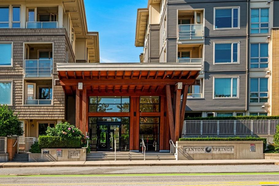 206 2665 Mountain Highway North Vancouver, BC - 2