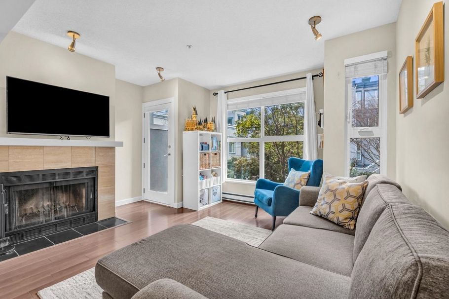 11 877 W 7th Avenue Vancouver, BC - 4