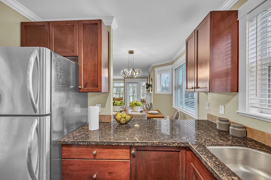 302 152 E 12th Street North Vancouver, BC - 7