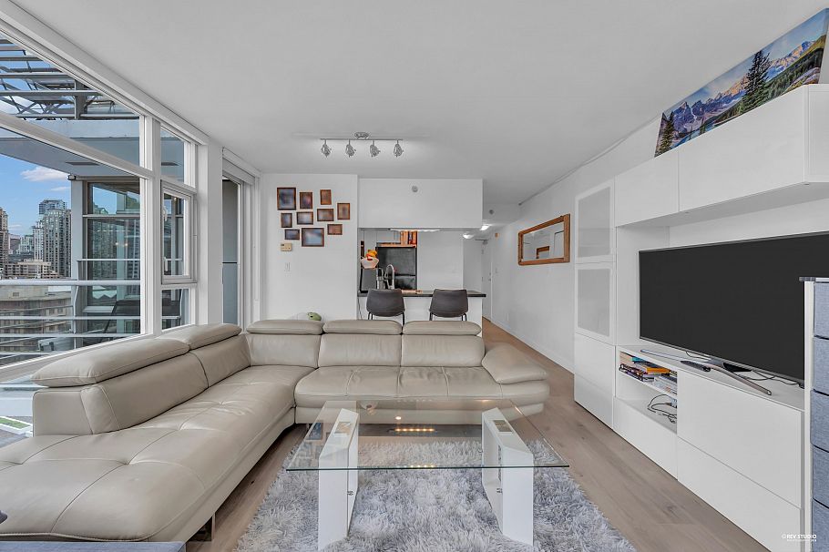 1506 1199 Marinaside Crescent Vancouver, BC - 8