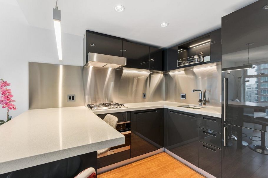 2011 777 Richards Street Vancouver, BC - 7