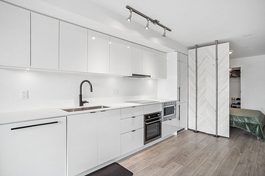 319 630 E Broadway Vancouver, BC - 2