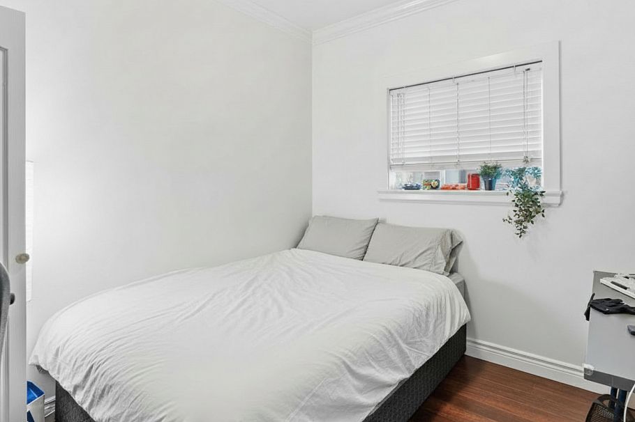 1389 E 54th Avenue Vancouver, BC - 6