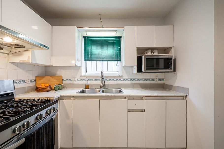 1407 E 12th Avenue Vancouver, BC - 6