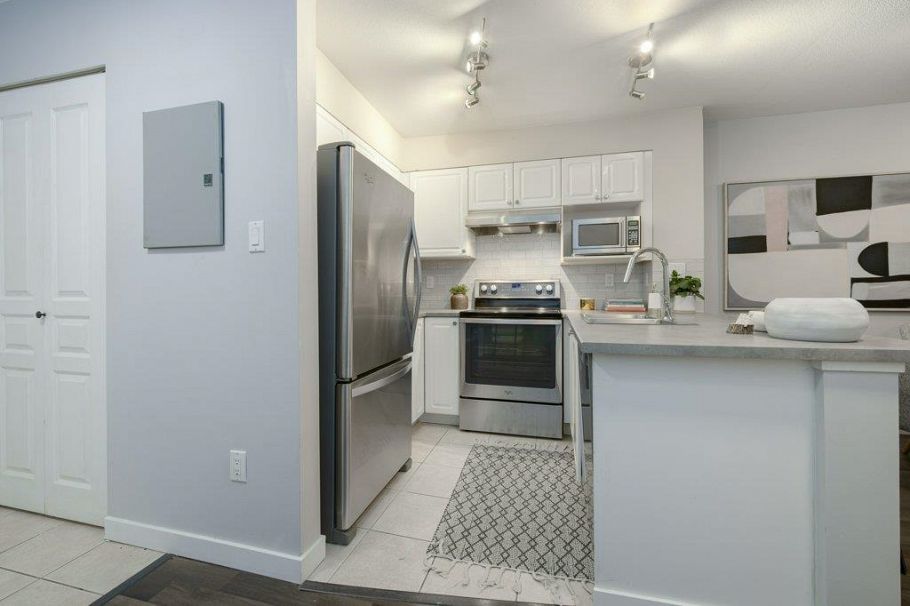 313 760 Kingsway Vancouver, BC - 12