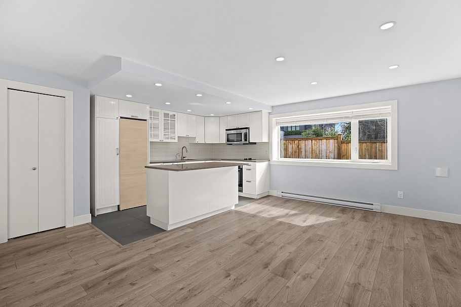 6297 Mackenzie Street Vancouver, BC - 24