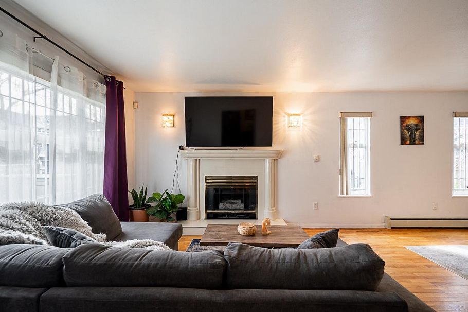 1407 E 12th Avenue Vancouver, BC - 2