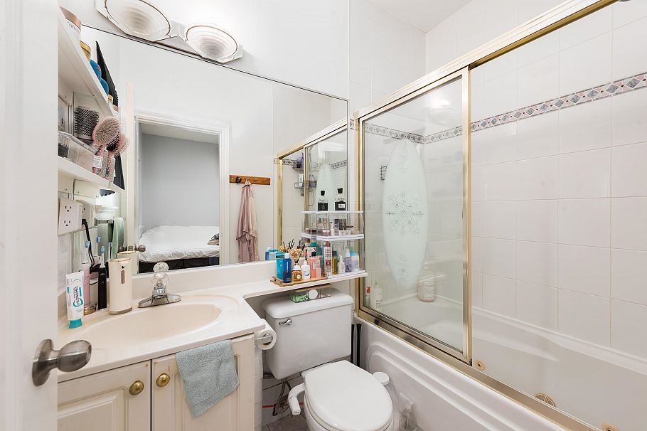 805 E 57th Avenue Vancouver, BC - 16