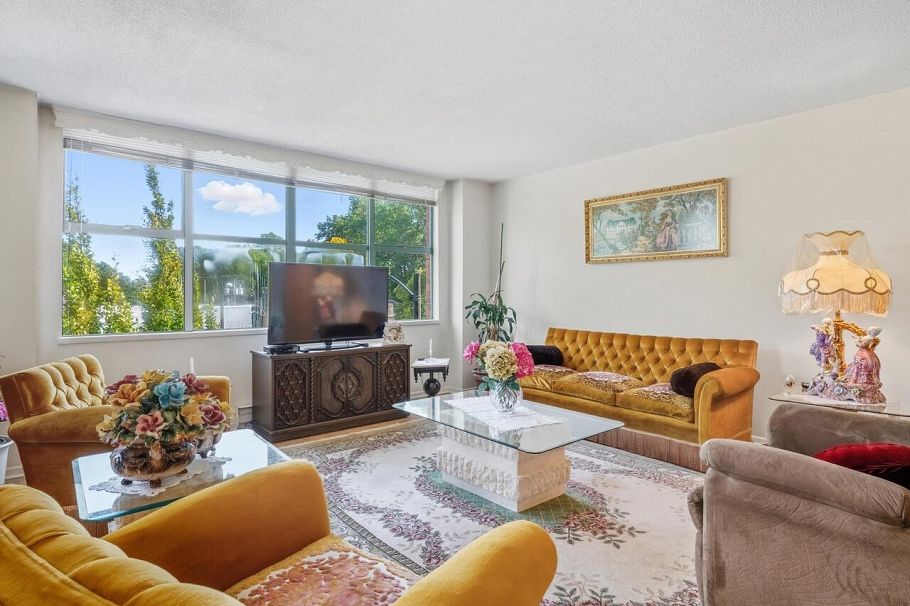 412 518 W 14th Avenue Vancouver, BC - 3