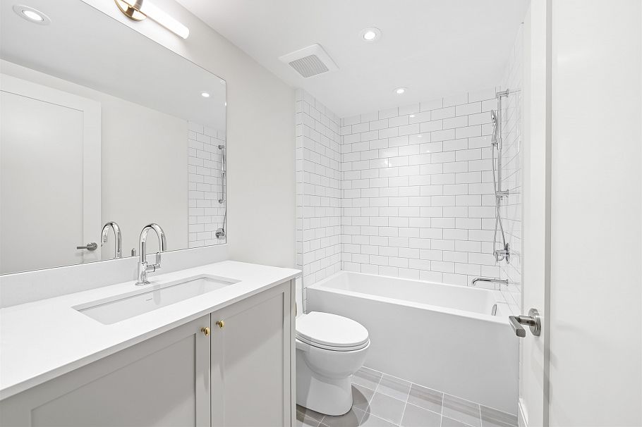 2 5819 Highbury Street Vancouver, BC - 18