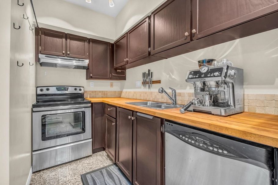 11 877 W 7th Avenue Vancouver, BC - 6