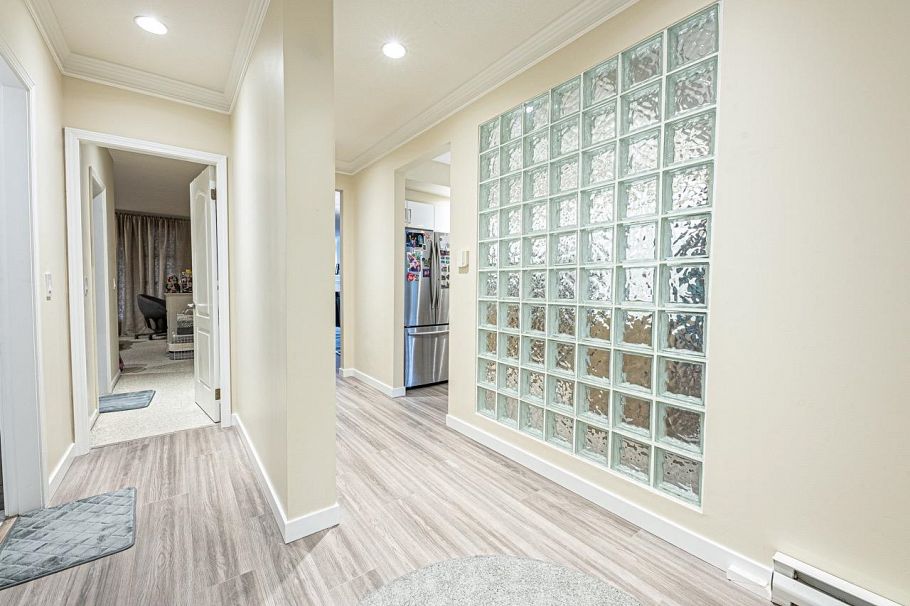 206 3151 Woodbine Drive North Vancouver, BC - 17