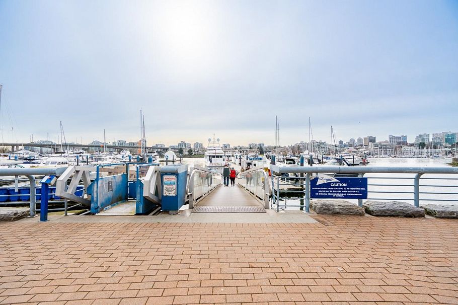 D7 1088 Marinaside Crescent Vancouver, BC - 17