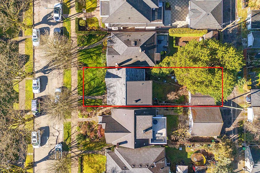 2861 W 15th Avenue Vancouver, BC - 12