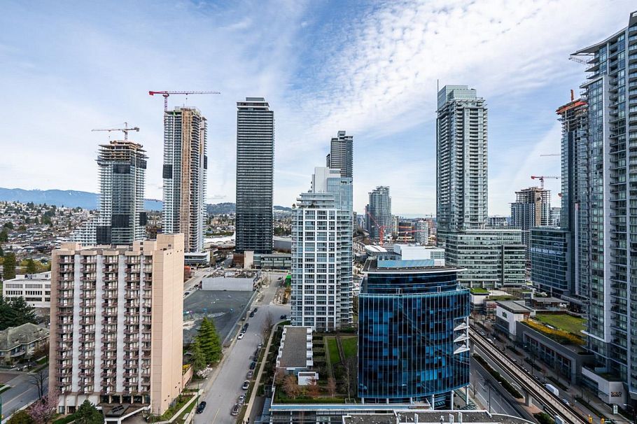 2504 4398 Buchanan Street Burnaby, BC - 24