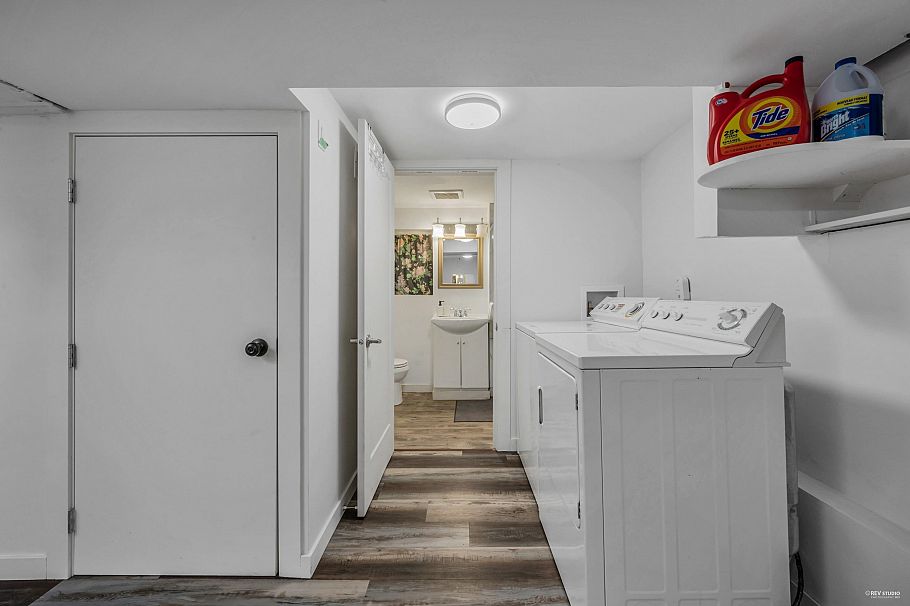 3174 W 10th Avenue Vancouver, BC - 22