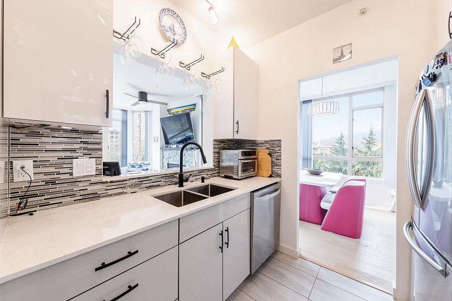 304 160 W Keith Road North Vancouver, BC - 19