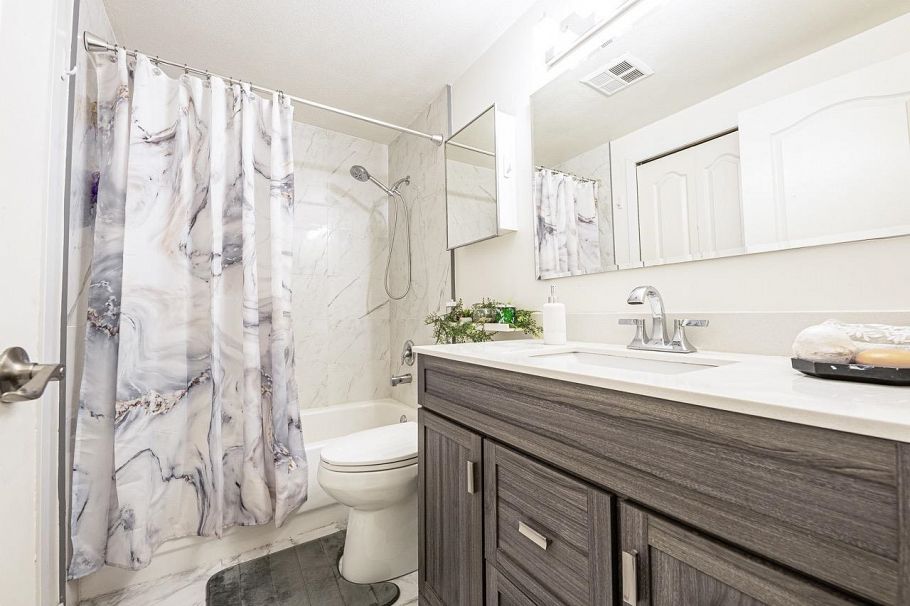 206 3151 Woodbine Drive North Vancouver, BC - 14