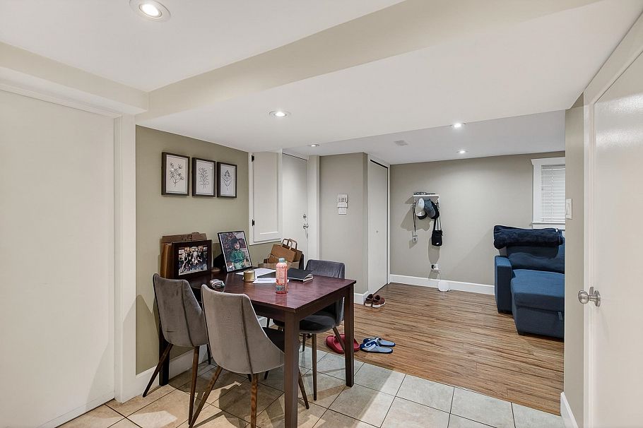 2631 E Pender Street Vancouver, BC - 18