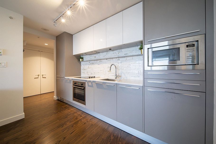 2401 8131 Nunavut Lane Vancouver, BC - 7