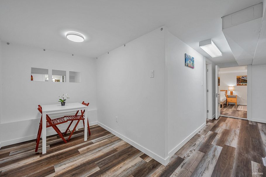 3174 W 10th Avenue Vancouver, BC - 21