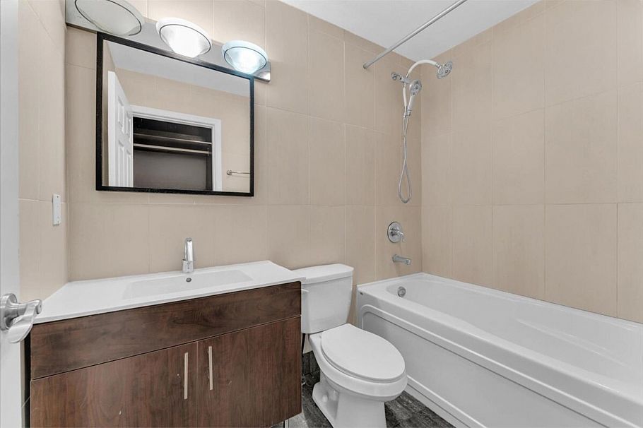 307 876 W 16th Avenue Vancouver, BC - 18