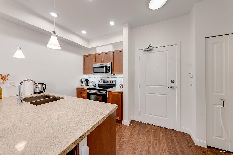 110 5655 Inman Avenue Burnaby, BC - 15