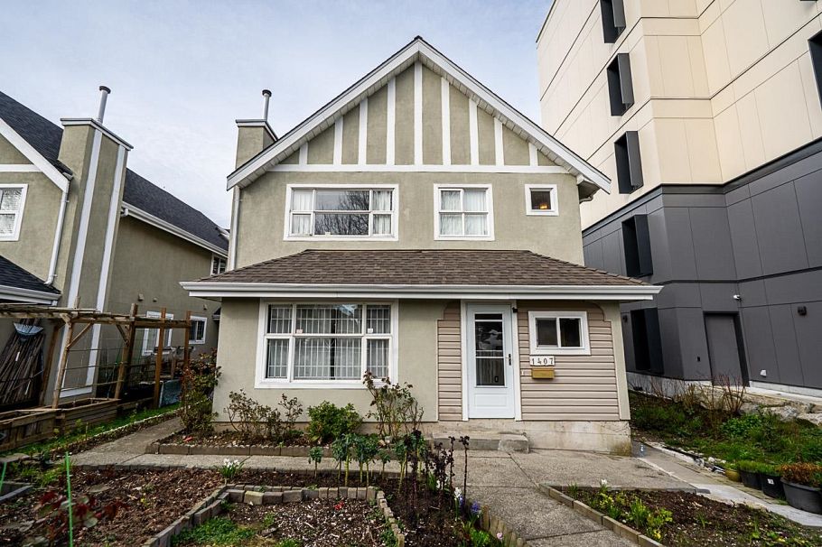 1407 E 12th Avenue Vancouver, BC - 36