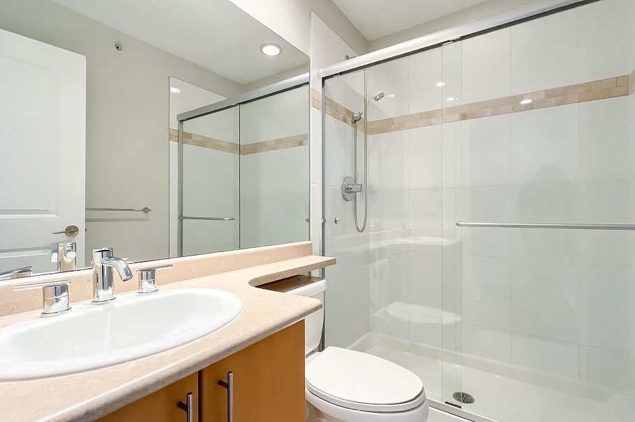 7425 Columbia Street Vancouver, BC - 17