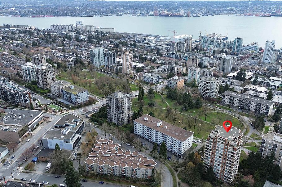 304 160 W Keith Road North Vancouver, BC - 32